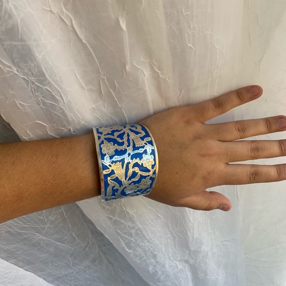 Vintage Filigree Bangle Jewelry Bracelet - Picture 8 of 8